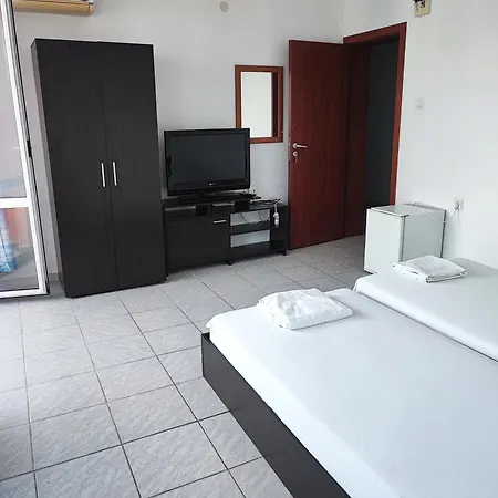 Fa Mol * Σάνι Μπιτς